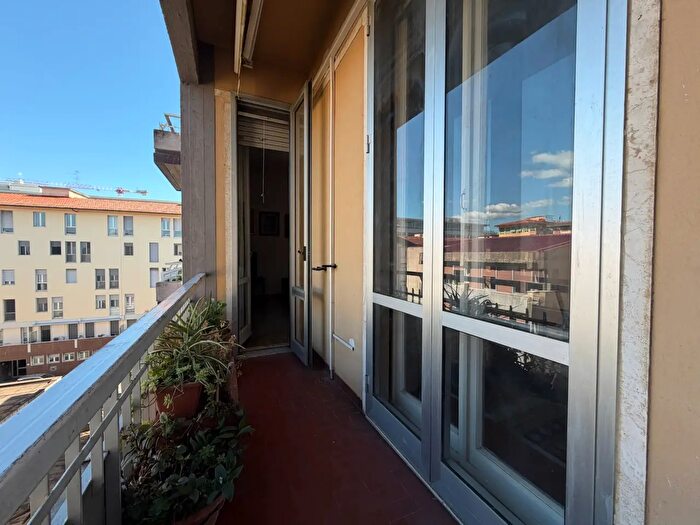 Appartamento quadrilocale in vendita in Via Giovan Battista Pergolesi, Firenze