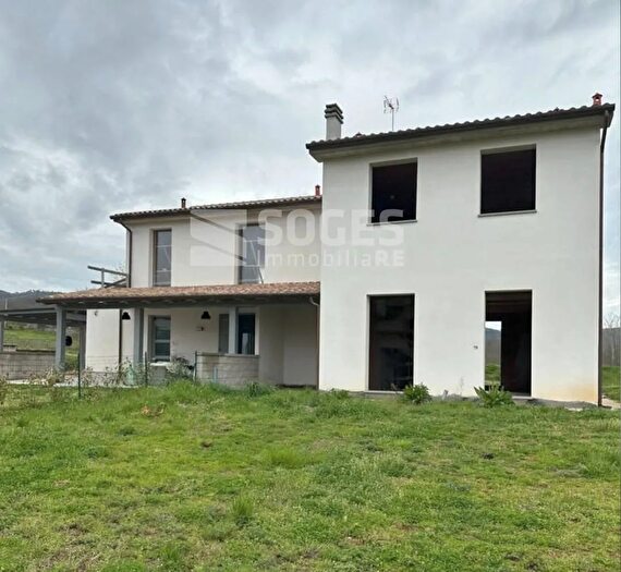 Appartamento con 5 locali in vendita in Via Emilio Giorgi, Bucine