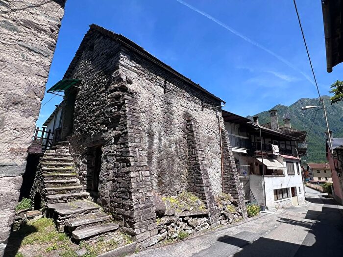 Casa bilocale in vendita in Via Torre, Pallanzeno