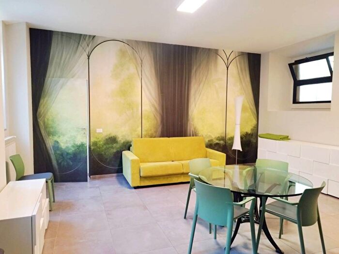 Appartamento trilocale in affitto in Via Generale Egidio Osio, Centro Storico, Monza