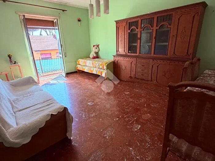 Appartamento con 5 locali in vendita in Via Francesco Donati, Roma