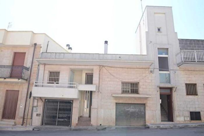 Appartamento con 6 locali in vendita in Via John Fitzgerald Kennedy, Villa Castelli