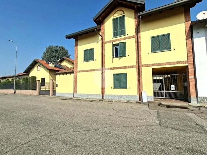 Appartamento trilocale in vendita in Via Salvo d'Acquisto, Sedriano