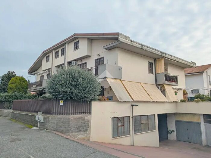 Appartamento trilocale in vendita in Via Bologna, Ciampino