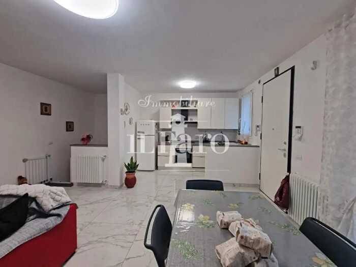Appartamento quadrilocale in vendita in dei Pioppi, Campi Bisenzio