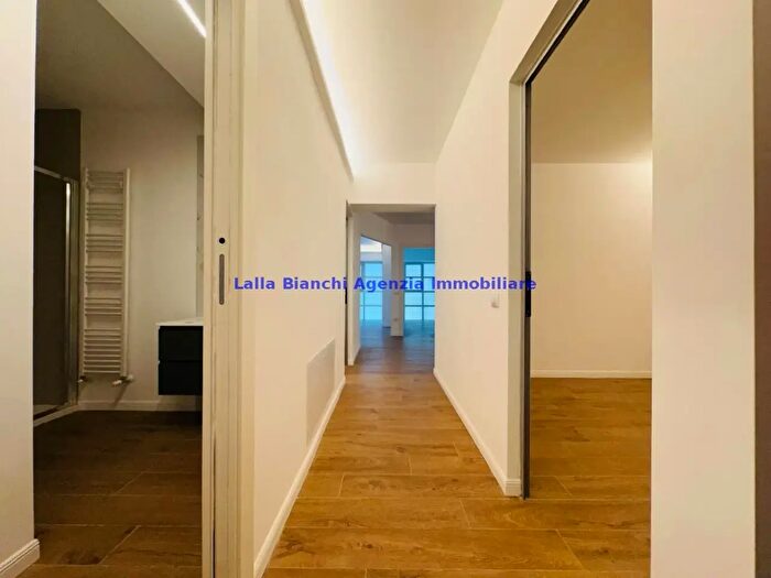 Appartamento quadrilocale in vendita in Via Mameli, Pesaro
