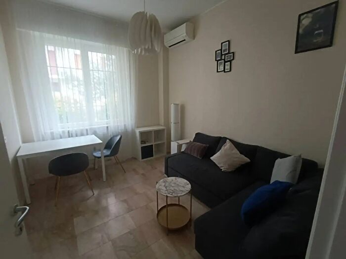 Appartamento bilocale in affitto in Via Andrea Maffei, Milano