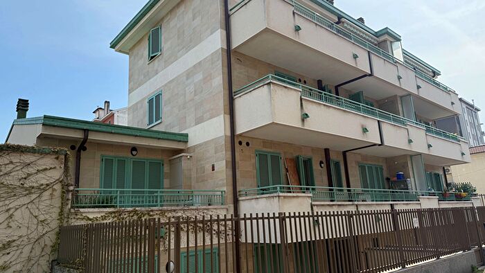 Appartamento trilocale in vendita in Via XXIII Marzo, Melegnano