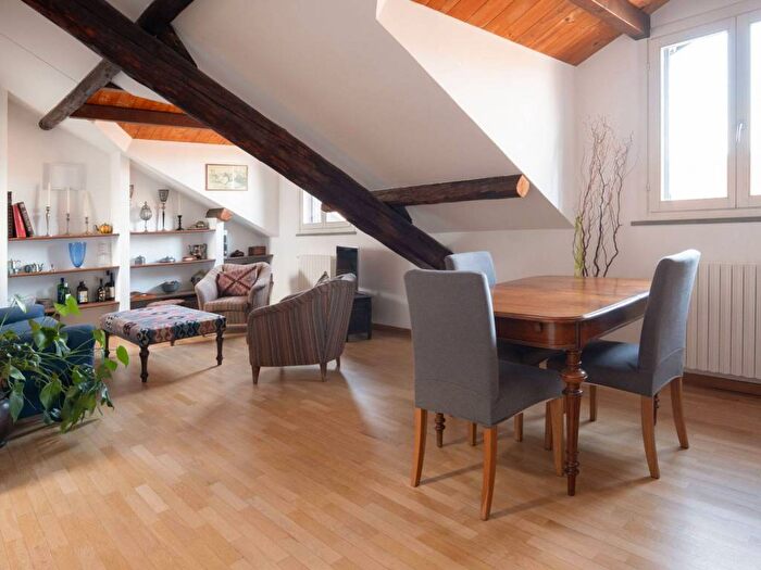 Appartamento trilocale in affitto in Via Goffredo Mameli, Indipendenza, Milano