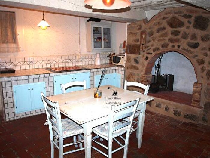 Appartamento trilocale in vendita in Campiglia Marittima