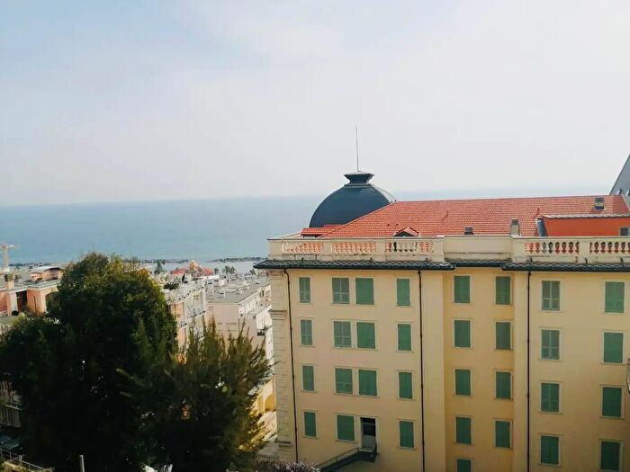 Appartamento con 5 locali in vendita in Corso Inglesi, Sanremo