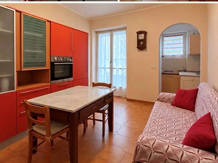 Appartamento trilocale in vendita in Via Gradisca, Torino