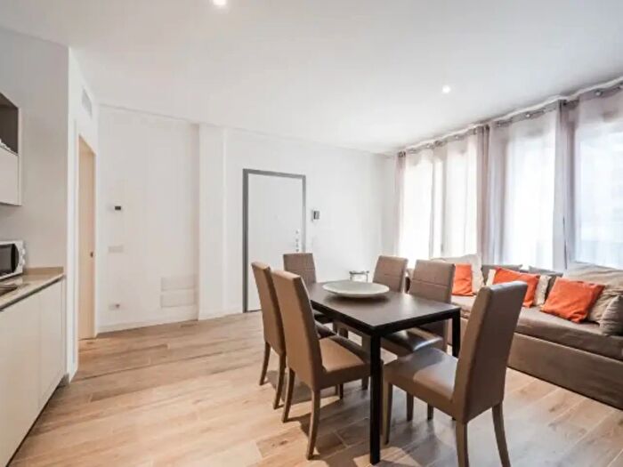 Appartamento trilocale in affitto in Via Verona, Milano