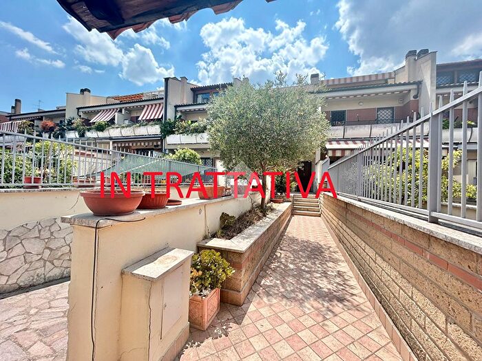 Casa con 5 locali in vendita in Via Eugenio Bertini, Roma