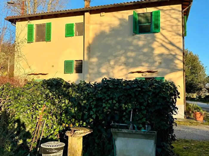 Casa quadrilocale in vendita in Cerreto Guidi