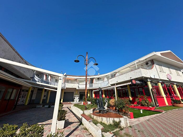 Appartamento trilocale in vendita in Piazza Enrico Berlinguer, Villapiana