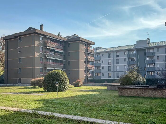 Appartamento trilocale in vendita in Via Don Lorenzo Milani, Cernusco Sul Naviglio