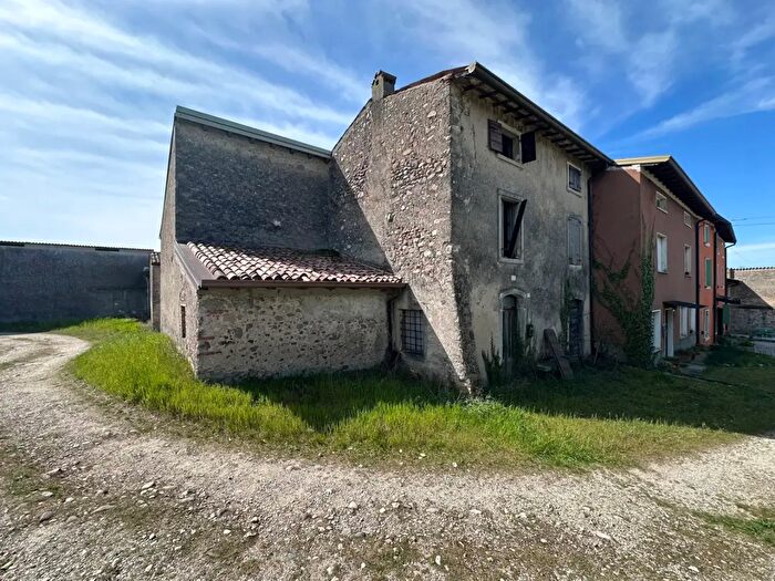 Casa in vendita in Località Prandina Snc, Valeggio Sul Mincio