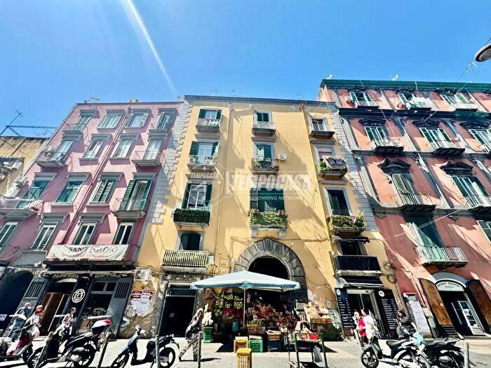 Appartamento trilocale in vendita in Napoli