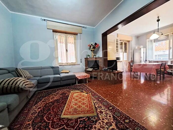Appartamento con 5 locali in vendita in Pontedera
