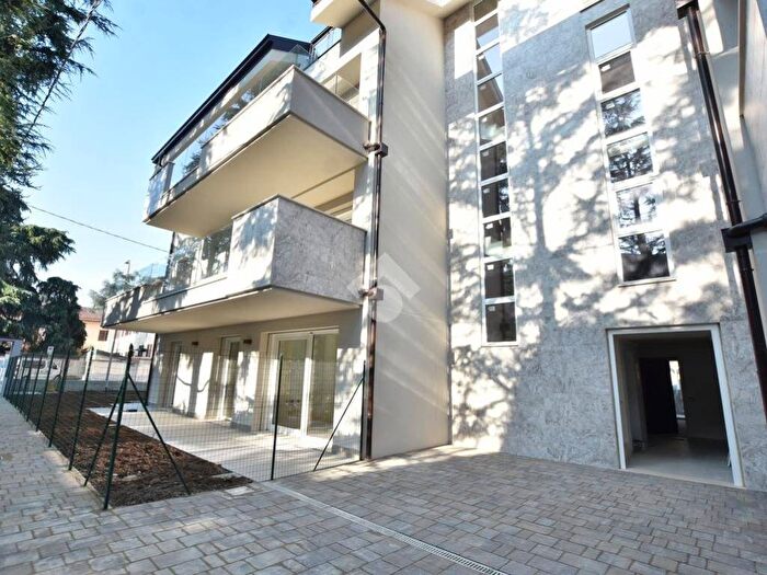 Appartamento trilocale in affitto in Via Venezia, Centro, Cassina de Pecchi