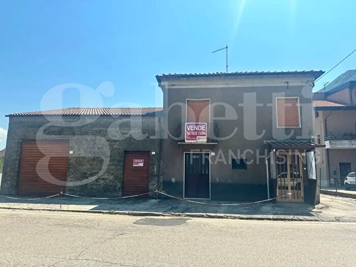 Casa con 5 locali in vendita in Viale Rimembranza, Volturara Irpina