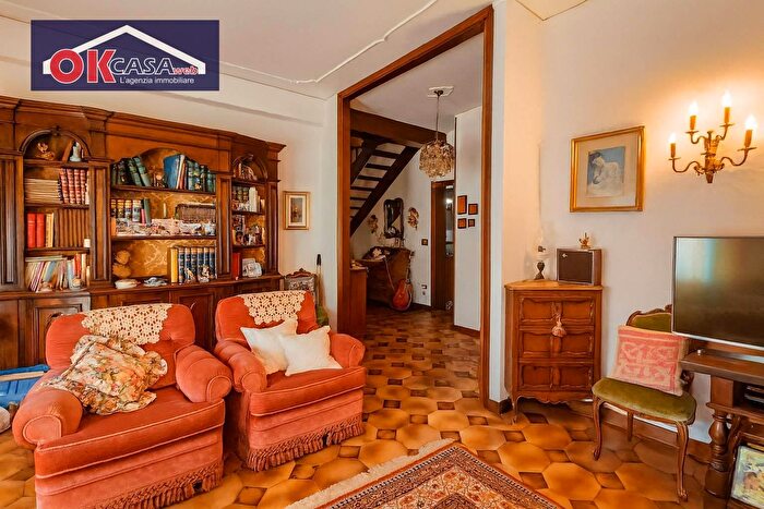 Appartamento con 5 locali in vendita in Via Montemezzi, Vigasio