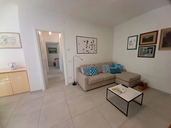 Appartamento trilocale in affitto in Via Mazzini, Forte Dei Marmi