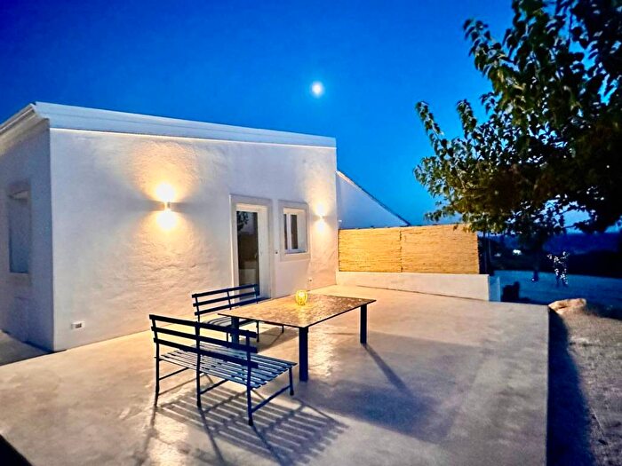 Casa quadrilocale in affitto in Viale Costa dellAmbra, Pachino