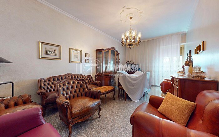 Casa con 6 locali in vendita in Via Luigi Pirandello, Conversano