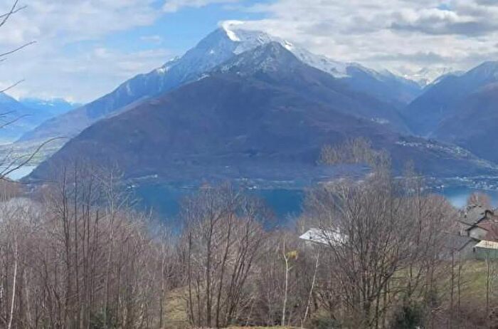 Casa bilocale in vendita in Località San Giuan, Pianello Del Lario