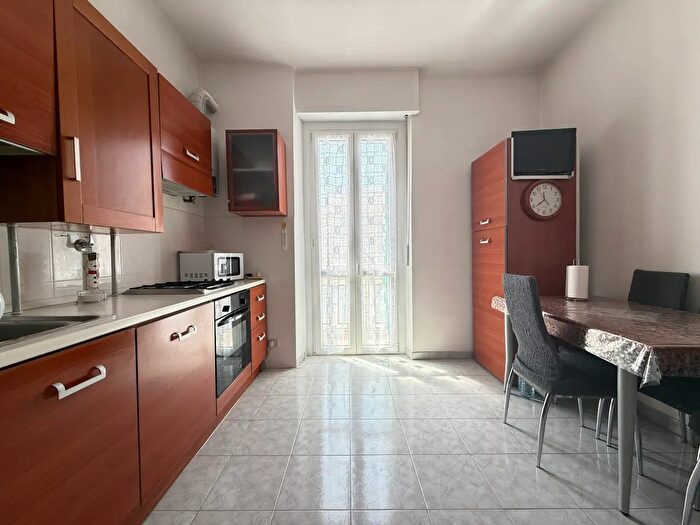 Appartamento trilocale in affitto in Via Sandigliano, Torino