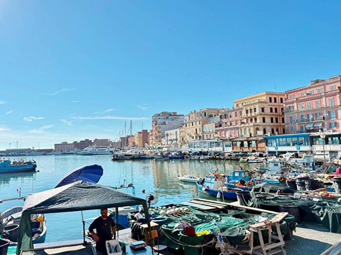 Appartamento trilocale in affitto in Via Porto Innocenziano, Centro Storico, Anzio