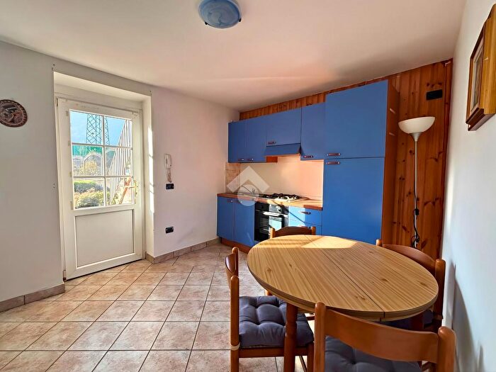 Appartamento trilocale in vendita in Via Razziche, Darfo Boario Terme