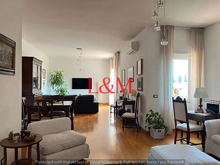Appartamento quadrilocale in vendita in Via delle Vigne di Morena, Roma