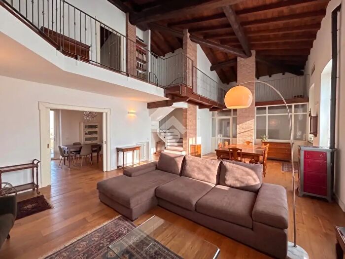 Casa con 5 locali in vendita in Via Camillo Zoja, Grezzago