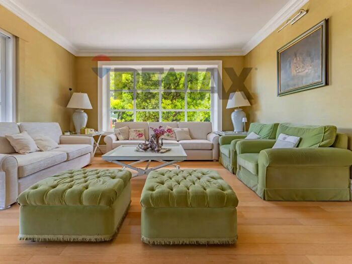 Casa con 11 locali in vendita in Viale degli Ulivi, Noicattaro