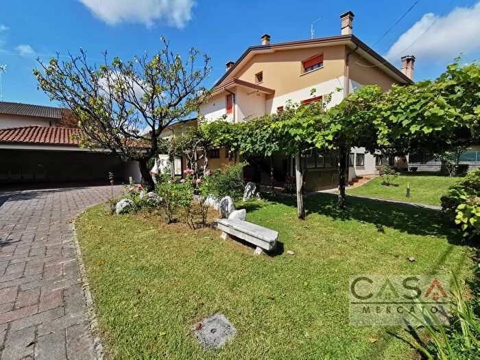 Casa con 6 locali in vendita in Via Meduna, Cordenons
