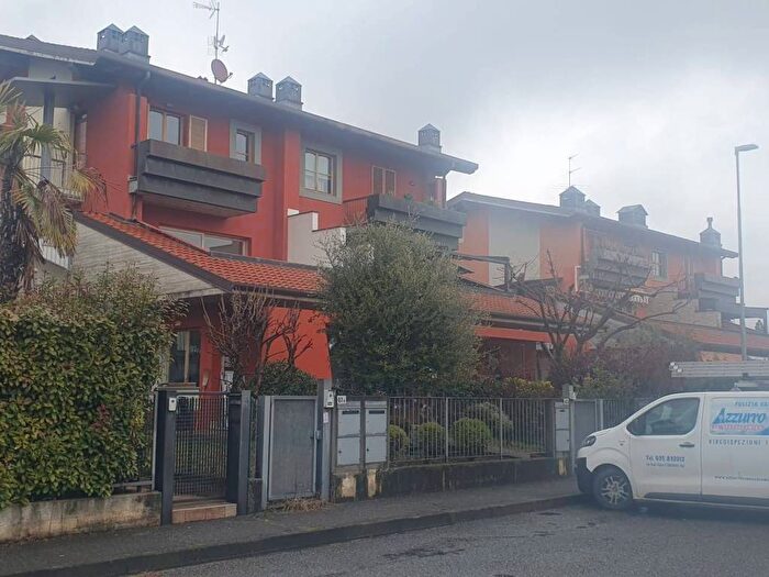 Appartamento bilocale in affitto in Via Enrico Fermi, Centro, Trescore Balneario