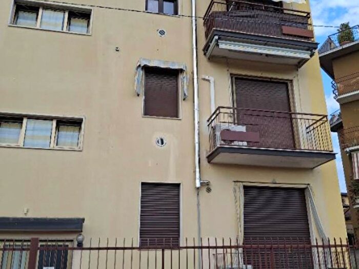 Appartamento trilocale in affitto in Via Ugo Foscolo, Centro, Nerviano