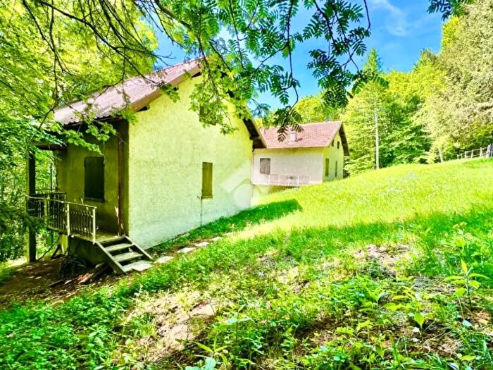 Casa con 9 locali in vendita in Capanne di Cosola, Cabella Ligure
