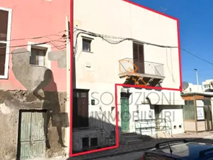 Appartamento quadrilocale in vendita in Via Edmondo De Amicis, Pantelleria