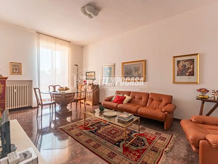 Appartamento trilocale in vendita in Galleria Europa, Abbiategrasso