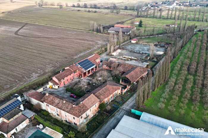 Casa con 7 locali in vendita in Cascina Quartiago a, Bascape