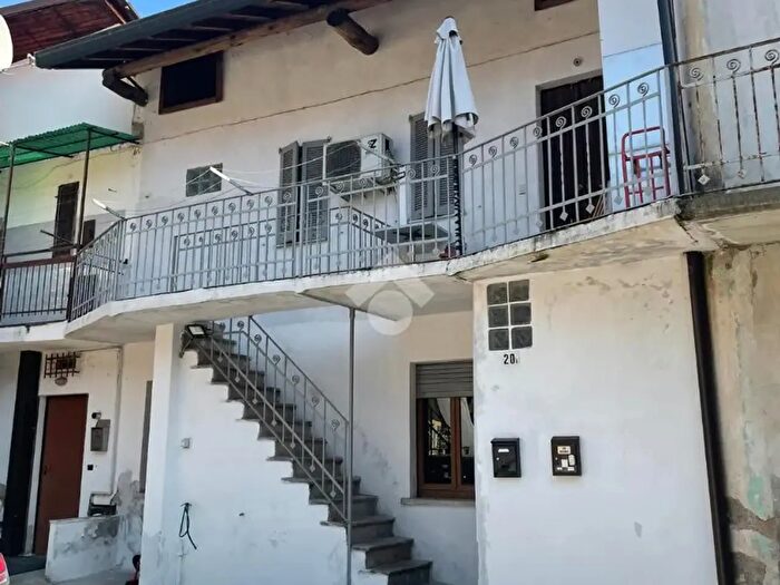 Appartamento bilocale in vendita in Via Garibaldi, Cardano Al Campo