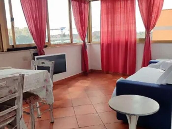 Appartamento bilocale in vendita in Via Angelo Salmoiraghi, Roma