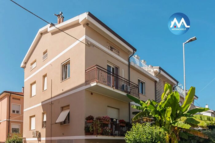 Appartamento quadrilocale in vendita in Via Giovanni Ondedei, Pesaro