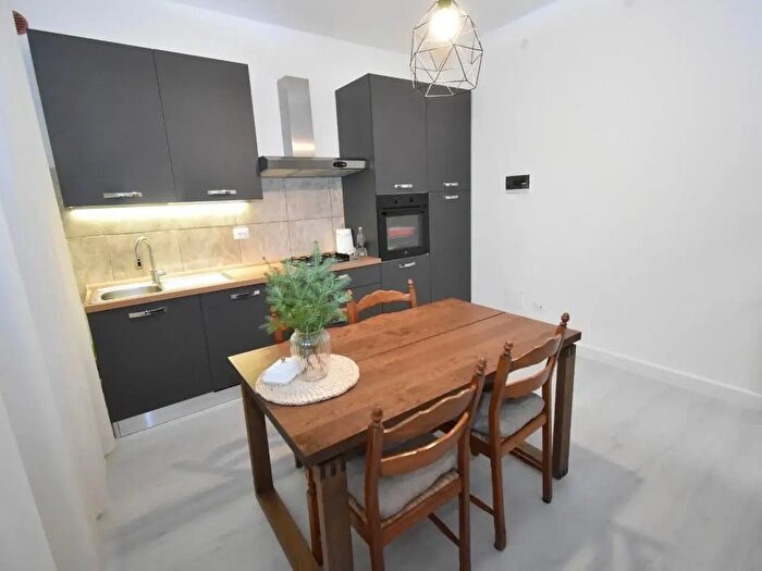 Casa con 8 locali in vendita in a del Castello, Vecchiano