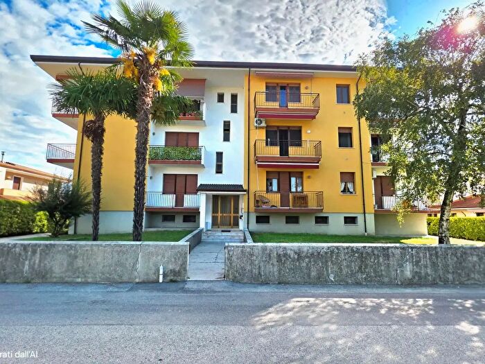Appartamento con 6 locali in vendita in Via Cristoforo Colombo, San Vito Al Tagliamento