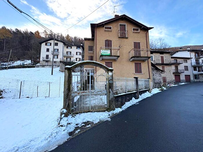 Casa quadrilocale in vendita in Via Feruda, Faedo Valtellino